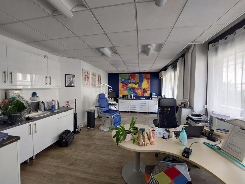 Bureau - 69 m² - 2 pièces