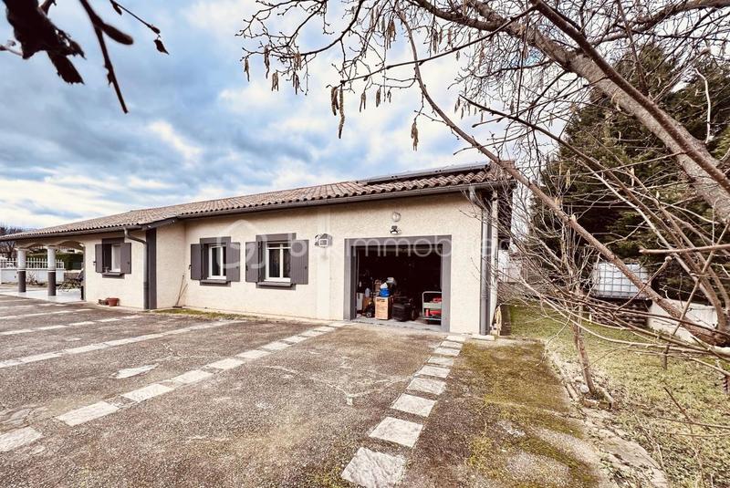 Maison traditionnelle - 140 m² - 5 pièces