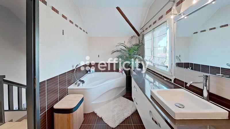 Maison - 145 m² - 5 pièces