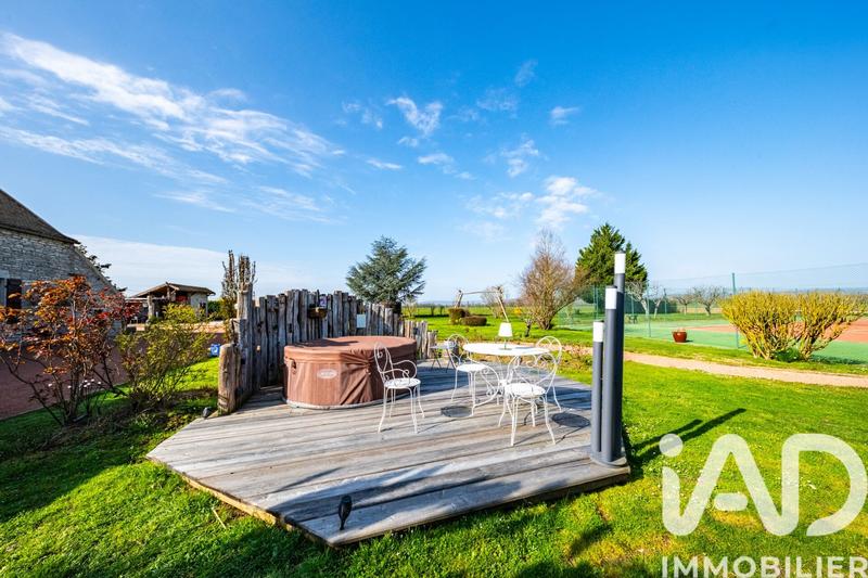 Maison - 300 m² - 9 pièces