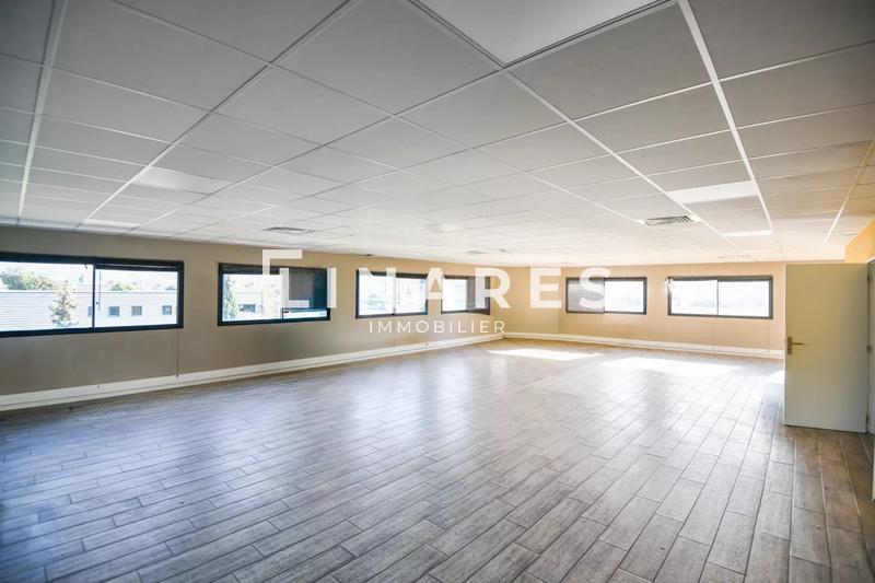 Bureau - 382 m² - 11 pièces