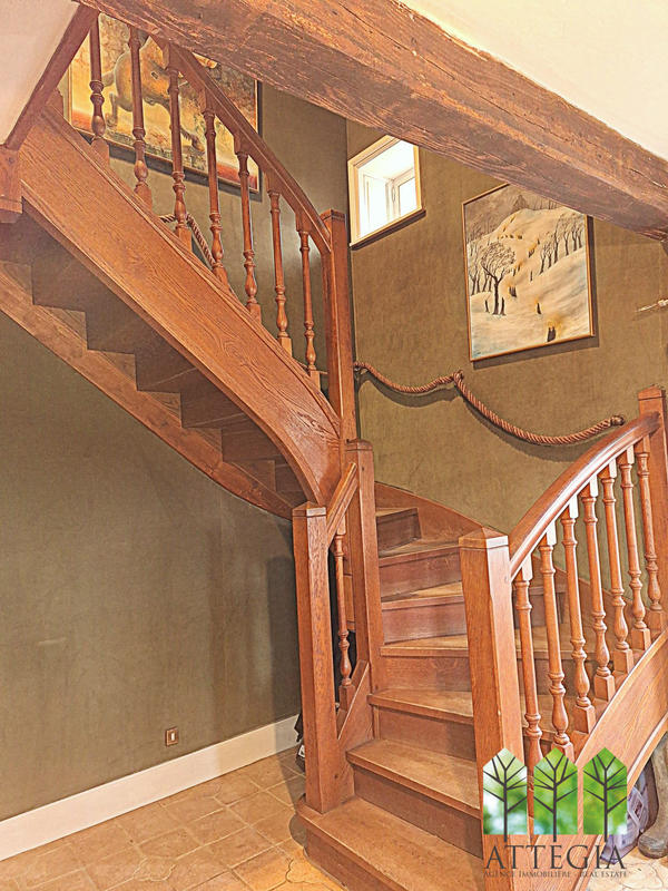 Maison - 220 m² - 7 pièces