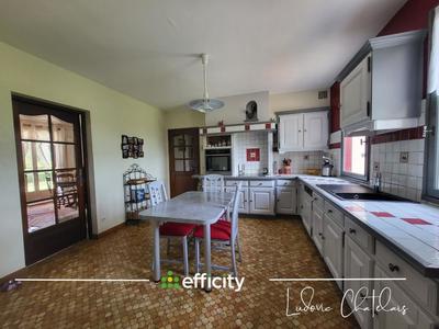 Maison - 210 m² - 9 pièces