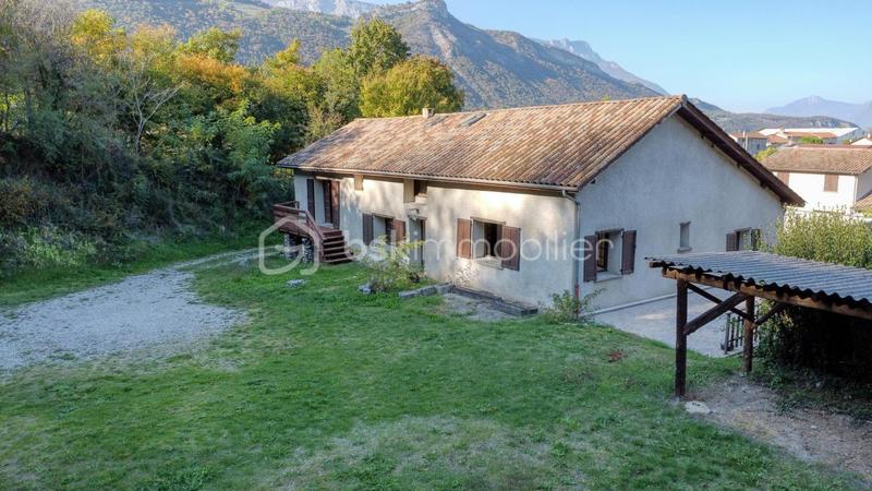 Maison - 232 m² - 7 pièces