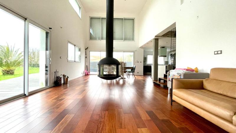 Maison - 173 m² - 6 pièces