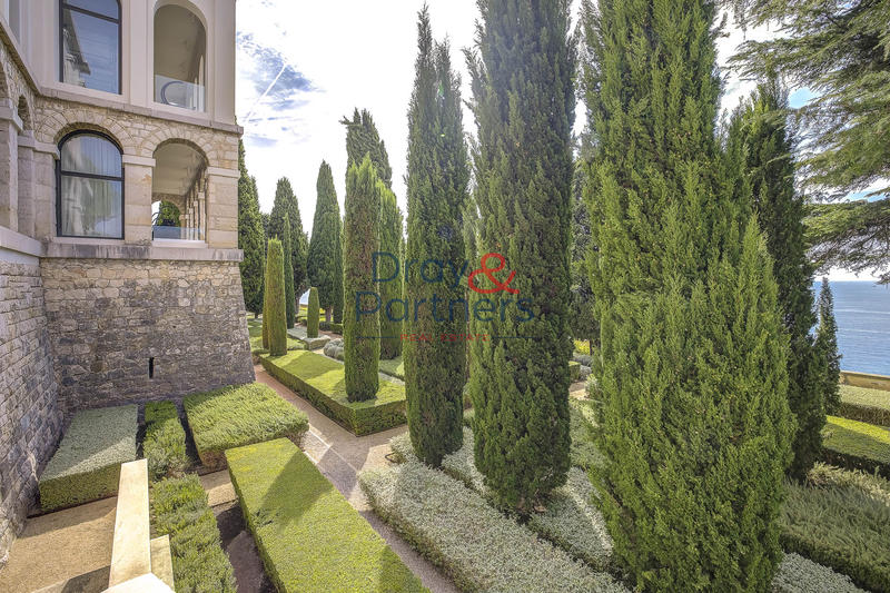 Appartement - 550 m² - 13 pièces