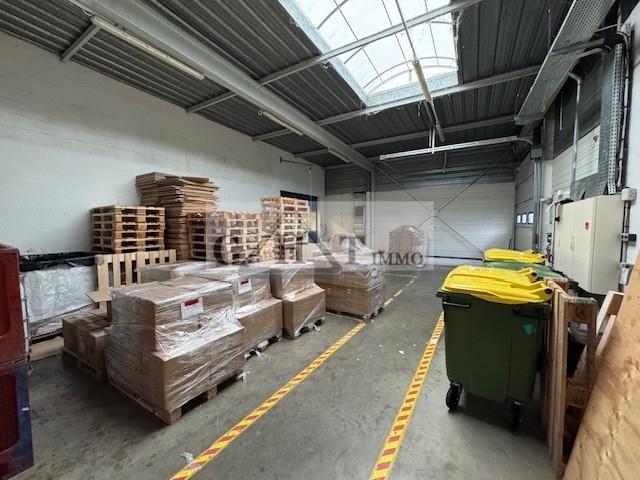 Entrepôt - 1 625 m²
