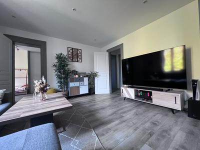 Appartement ancien - 99 m² - 5 pièces