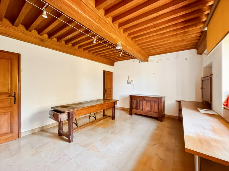 Maison - 346 m² - 11 pièces