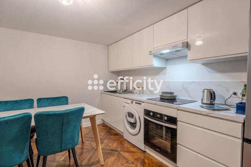 Appartement bourgeois - 182 m² - 5 pièces