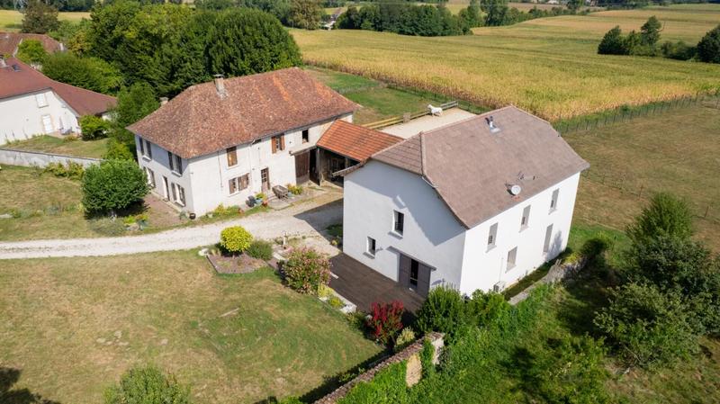 Maison - 340 m² - 13 pièces