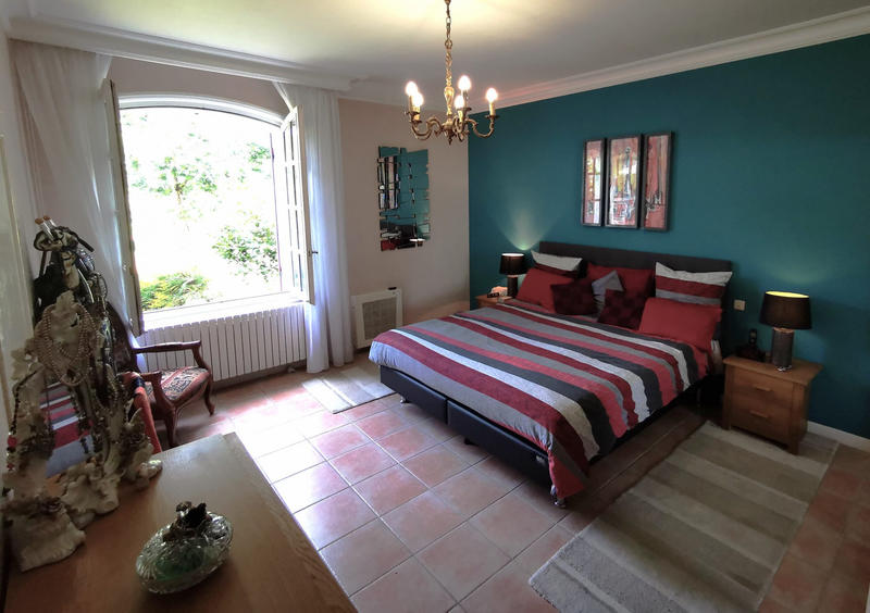 Villa - 271 m² - 6 pièces