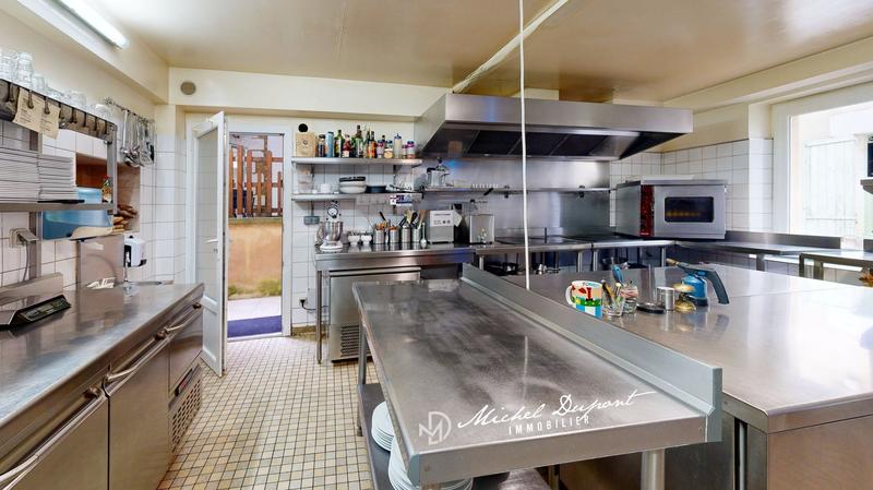 Local commercial - 620 m² - 10 pièces