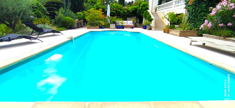 Villa - 220 m² - 8 pièces