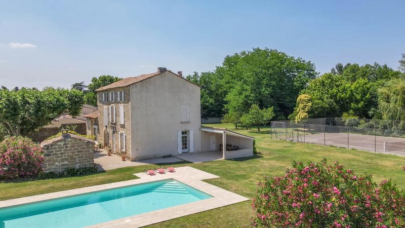 Maison - 350 m² - 8 pièces