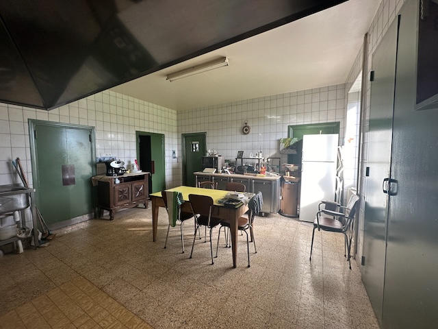 Maison - 280 m² - 10 pièces