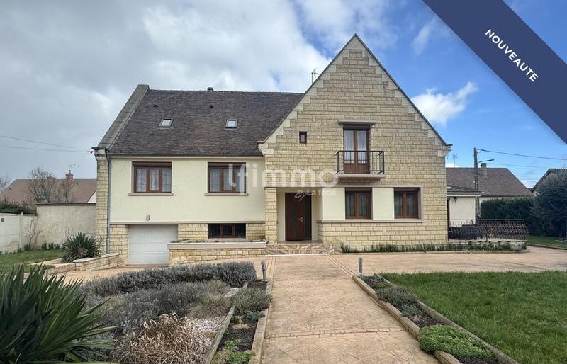 Demeure - 244 m² - 7 pièces