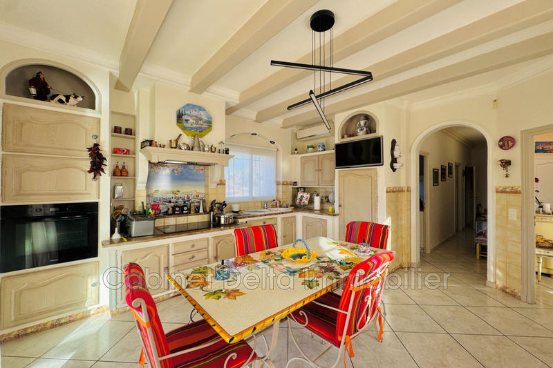 Maison - 250 m² - 3 pièces