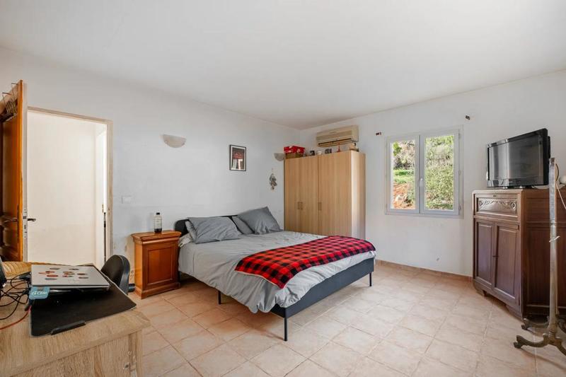 Maison - 180 m² - 5 pièces