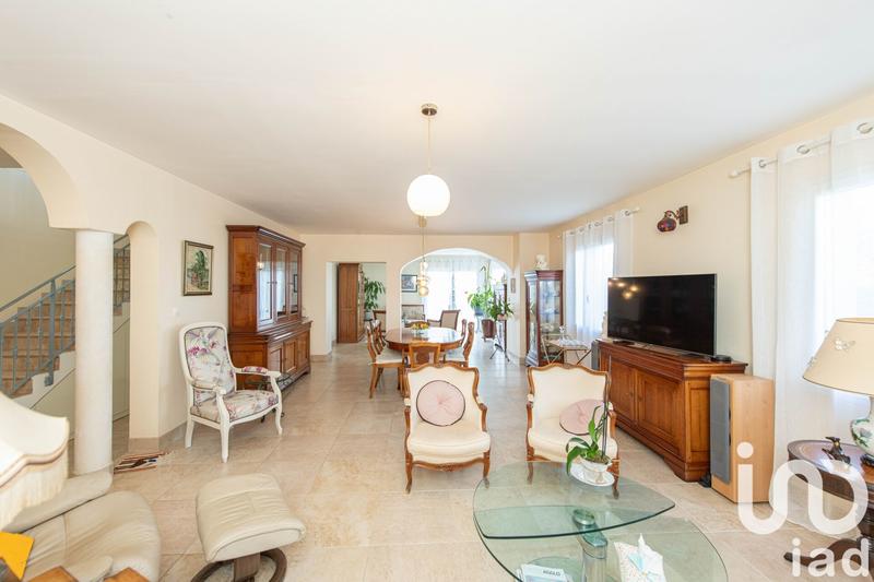 Maison - 180 m² - 5 pièces