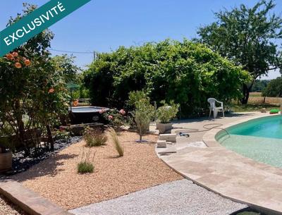 Maison - 290 m² - 9 pièces