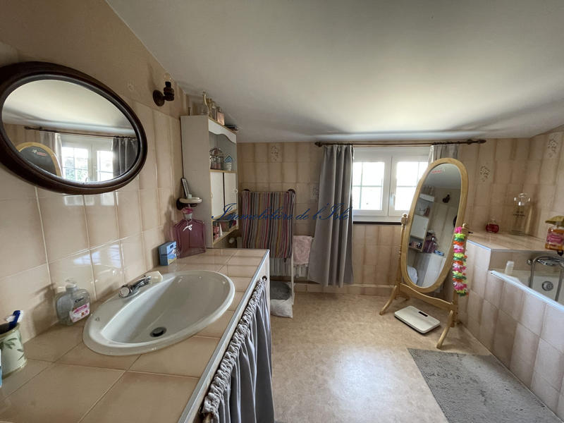 Maison - 230 m² - 9 pièces