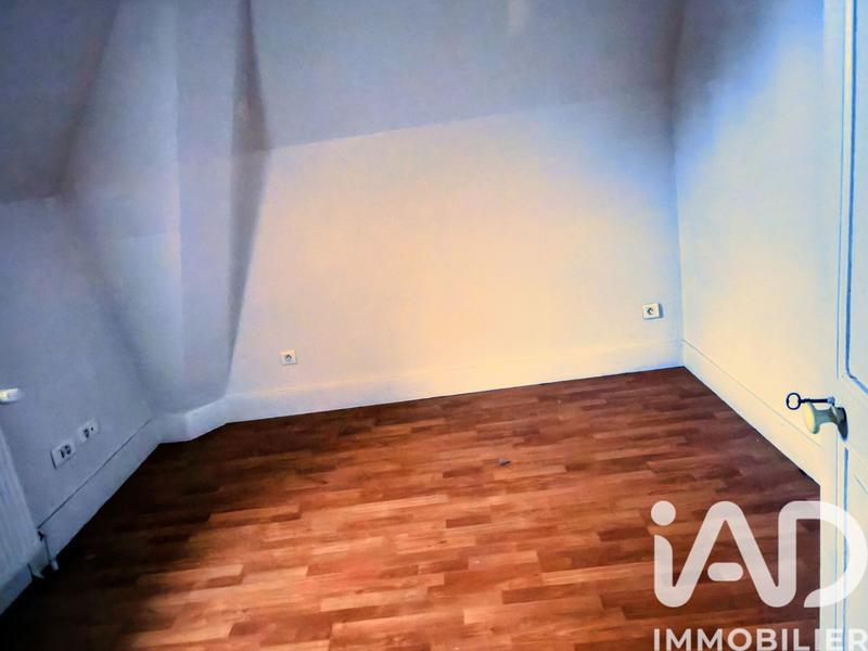 Maison - 335 m² - 10 pièces