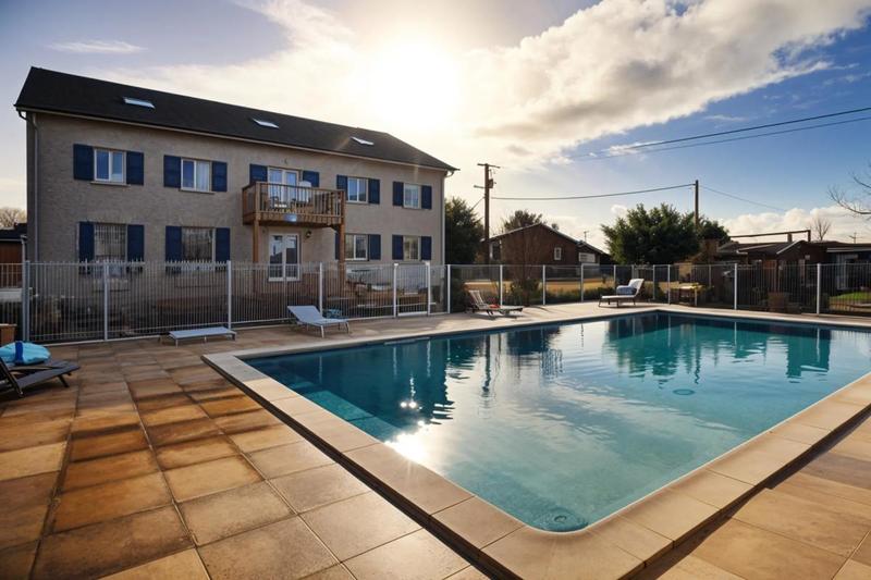 Propriété - 373 m² - 14 pièces