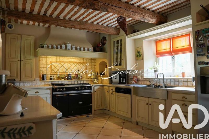 Maison - 310 m² - 8 pièces