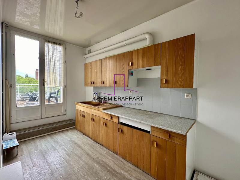 Local commercial - 228 m² - 5 pièces