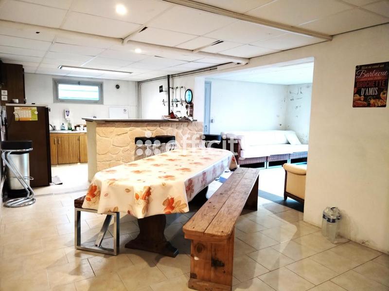 Maison - 195 m² - 7 pièces