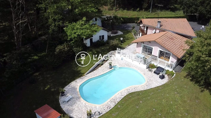 Maison - 147 m² - 7 pièces