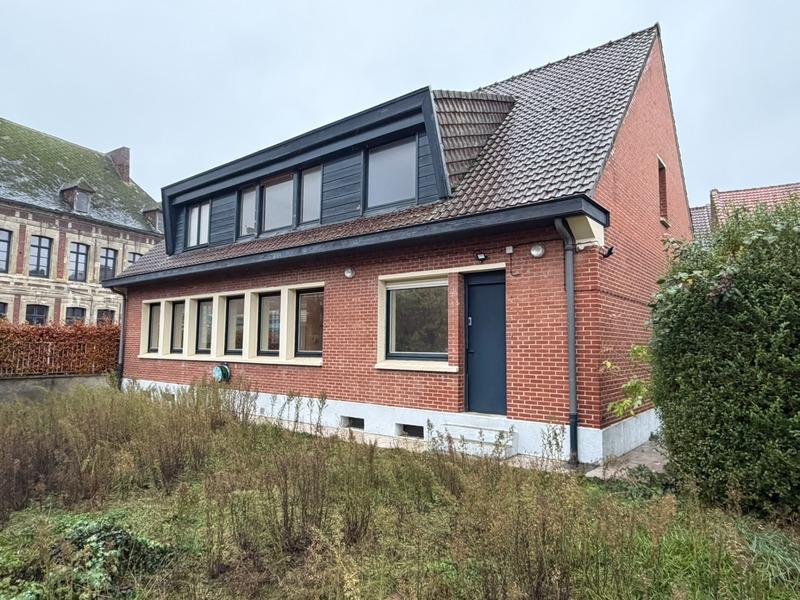 Maison de ville - 255 m² - 9 pièces