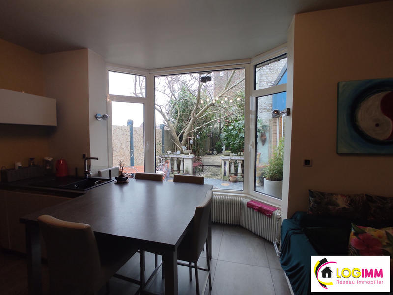 Maison - 205 m² - 7 pièces