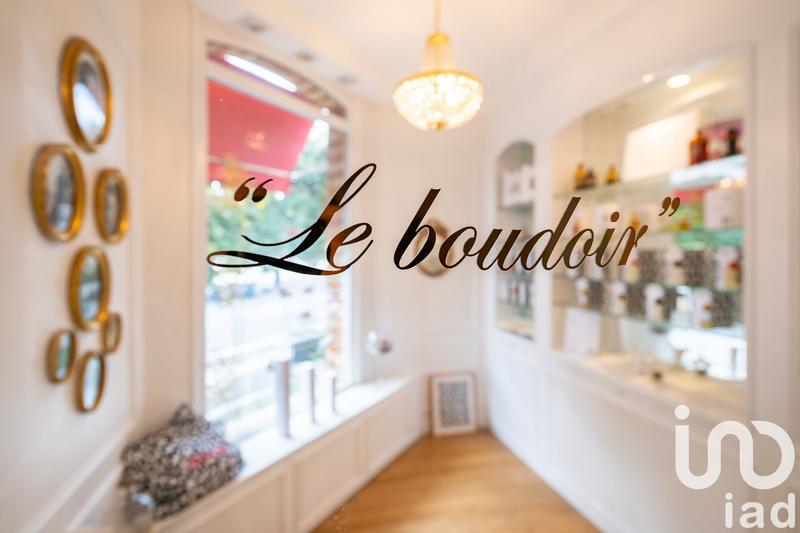 Maison - 370 m² - 17 pièces