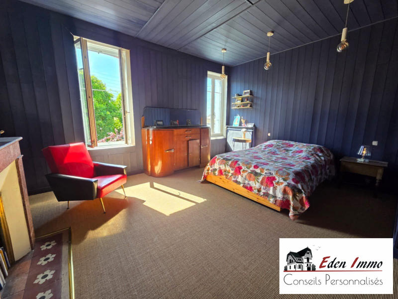 Maison - 256 m² - 10 pièces