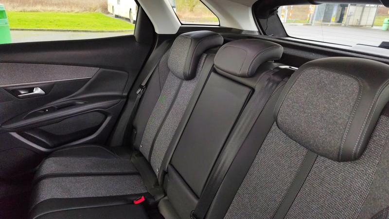 Peugeot 3008 1.2 PureTech 130 Eat6 Crossway