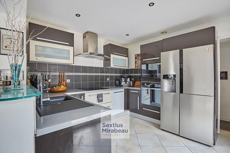 Maison - 200 m² - 6 pièces