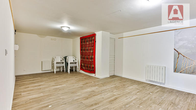 Maison - 281 m² - 6 pièces