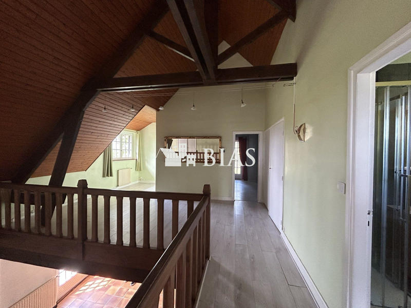 Maison traditionnelle - 194 m² - 7 pièces