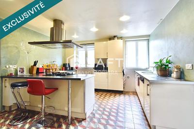 Maison - 200 m² - 8 pièces