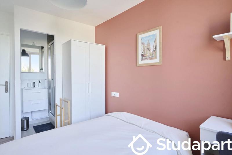 Chambre - 10 m² - 1 pièce