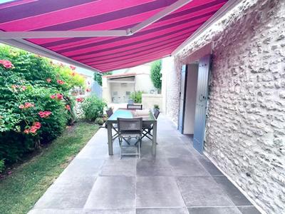 Maison - 180 m² - 8 pièces