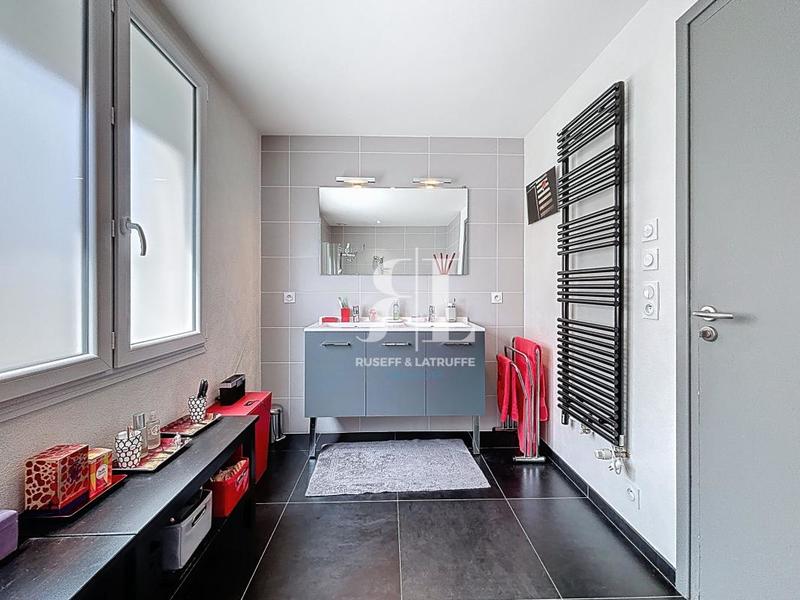 Maison - 141 m² - 6 pièces