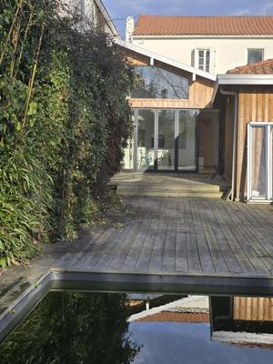 Maison traditionnelle - 237 m² - 6 pièces