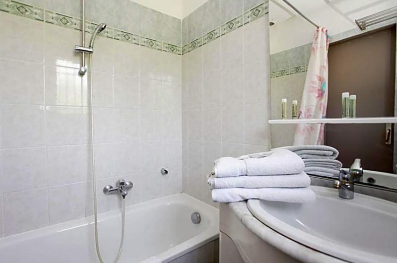 Hôtel particulier - 1 216 m² - 60 pièces