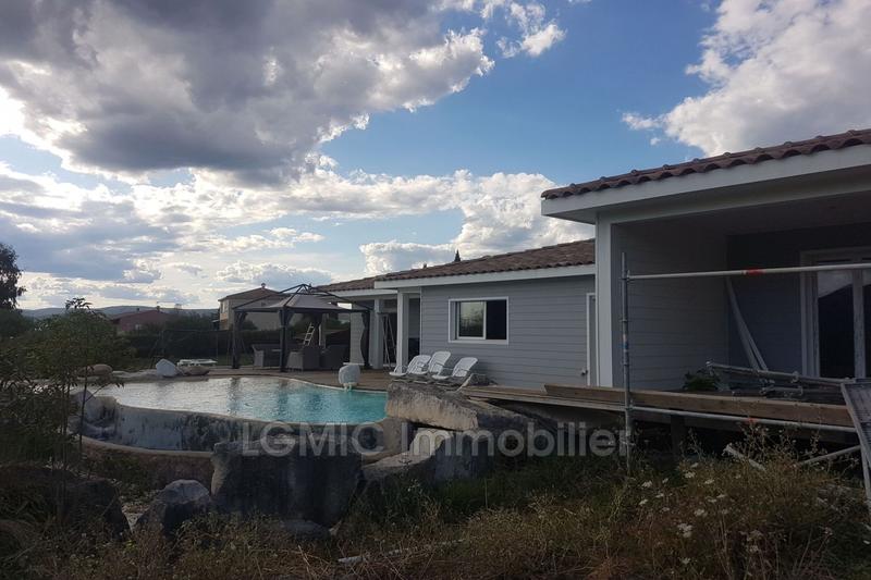 Maison - 236 m² - 8 pièces