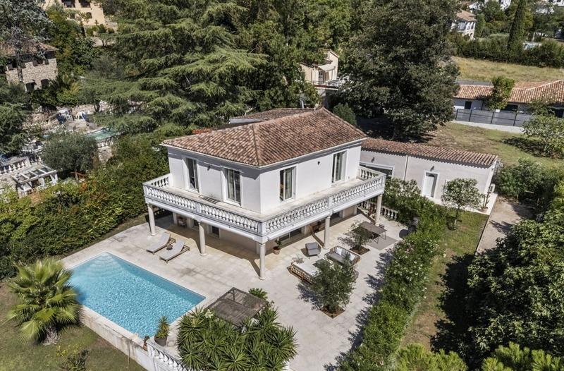 Maison - 203 m² - 7 pièces