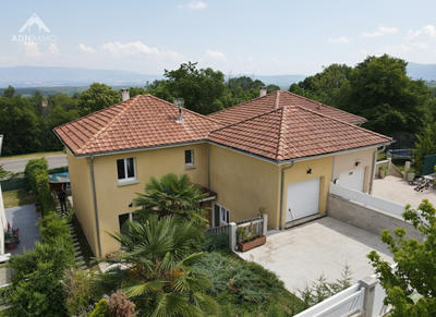Maison - 145 m² - 4 pièces
