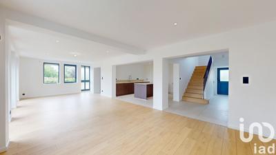 Maison - 228 m² - 9 pièces